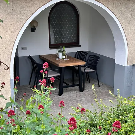 Am Amthof Zur Mondhalde In Bischoffingen